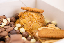 Load image into Gallery viewer, Golden Dessert Box
